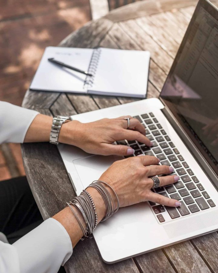 linkedin sales solutions 0QvTyp0gH3A unsplash